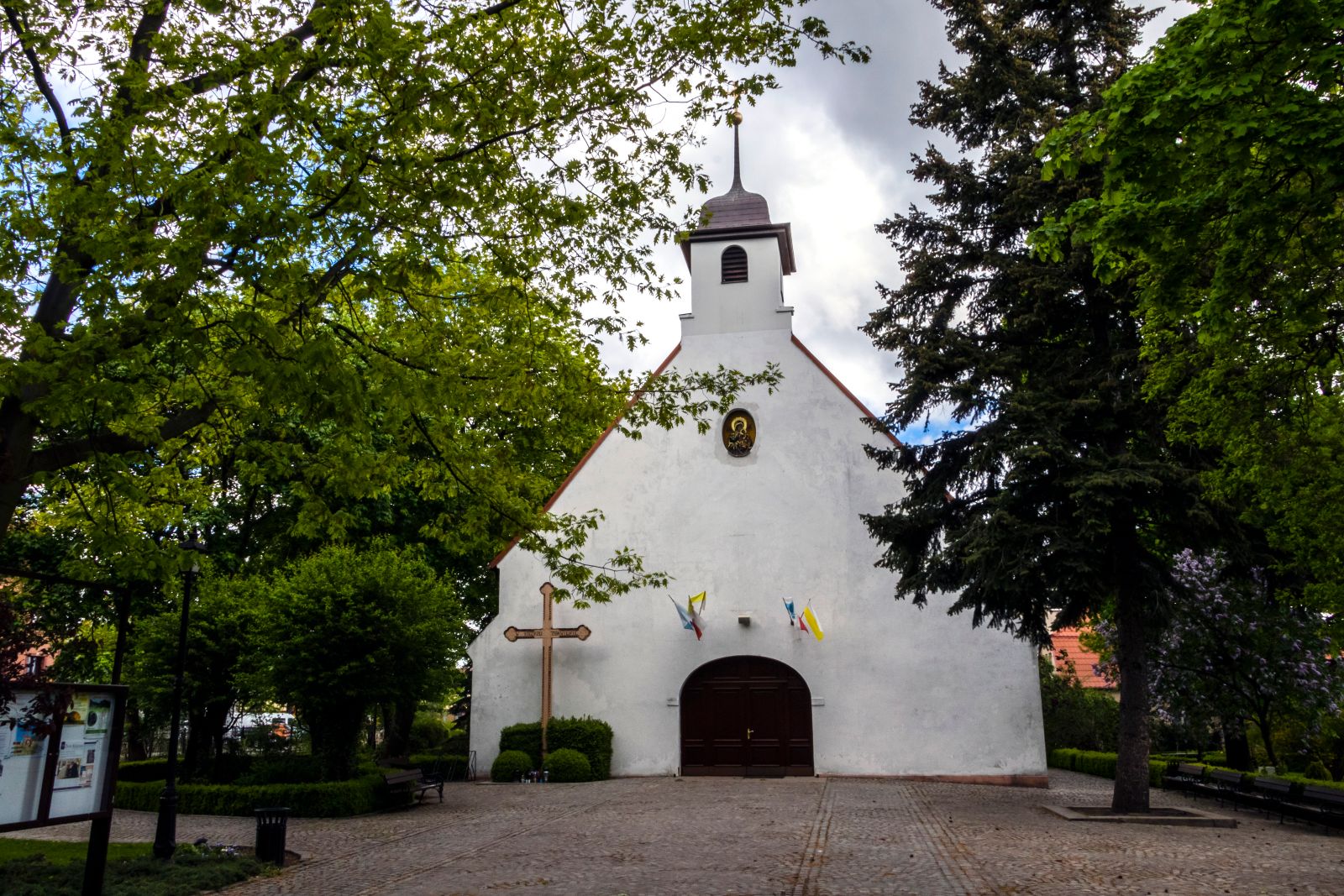 Kościł parafialny pw. Matki Boskiej Nieustającej Pomocy