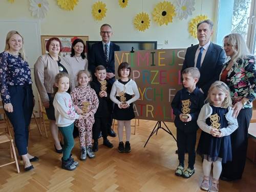 Zdjęcie z wręczania nagród w VII Przeglądzie Małych Form Teatralnych w Pruszczu Gdańskim.