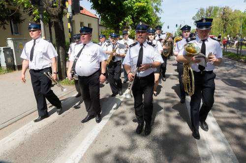Orkiestra podczas obchodów rocznicy uchwalenia konstytucji 3 maja. Defilada.