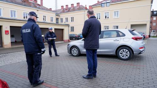 Przekazanie auta służbowego Komendzie Powiatowej Policji w Pruszczu Gdańskim.