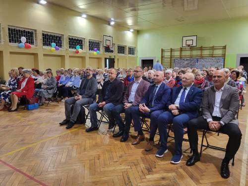 Widok na zebranych gości.
