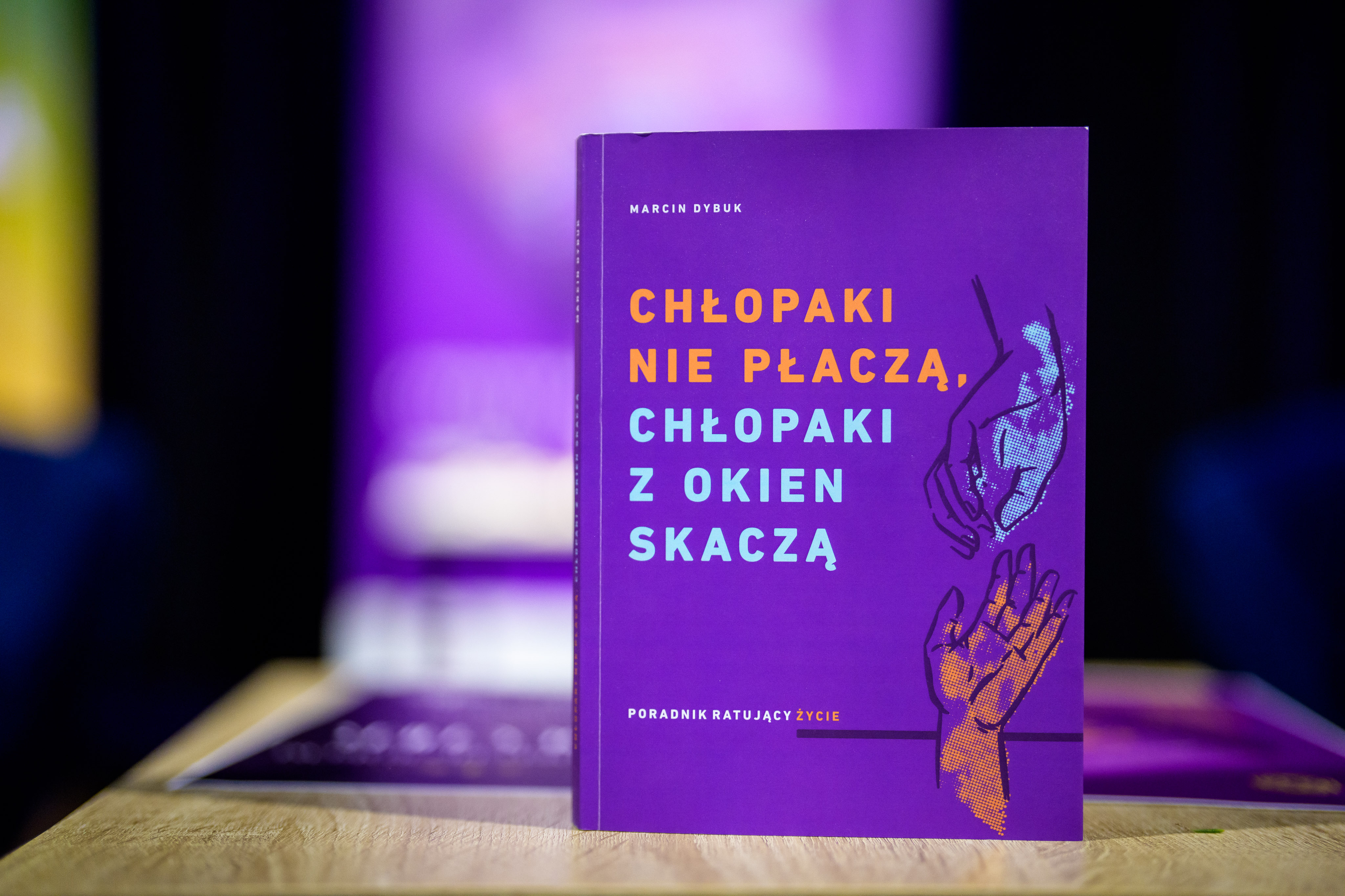 wydarzenie: Spotkanie z autorem książki „Chłopaki nie płaczą, chłopaki z okien skaczą” w Domu Wiedemanna