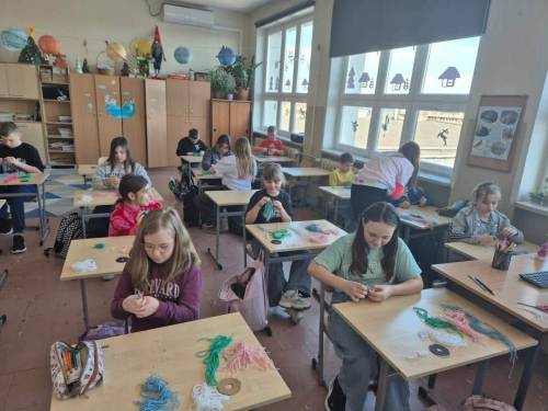 Uczniowie podczas zajęć