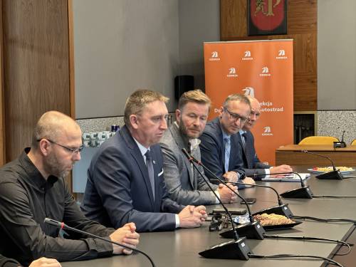Uczestnicy spotkania na sali posiedzeń