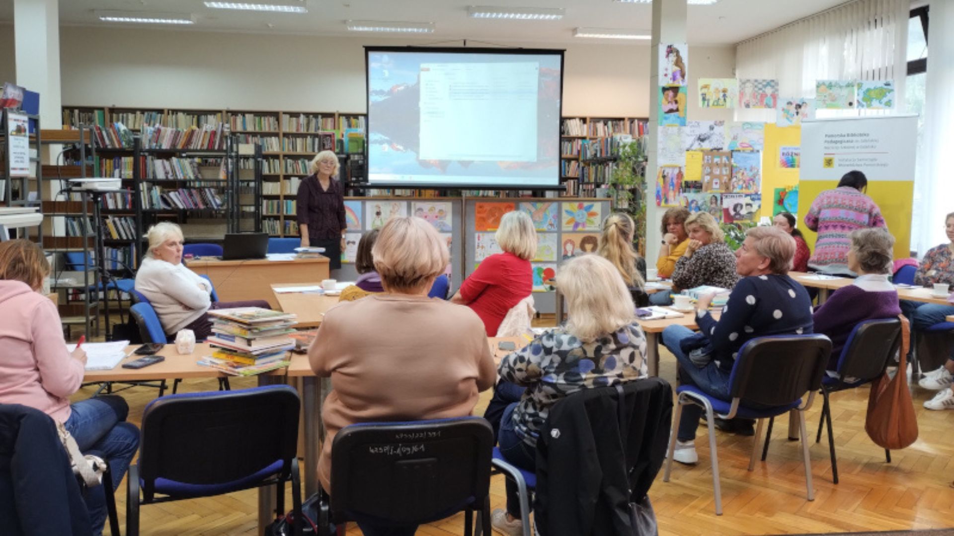 aktualność: O edukacji ekonomicznej w bibliotece szkolnej - spotkanie bibliotekarzy powiatu gdańskiego